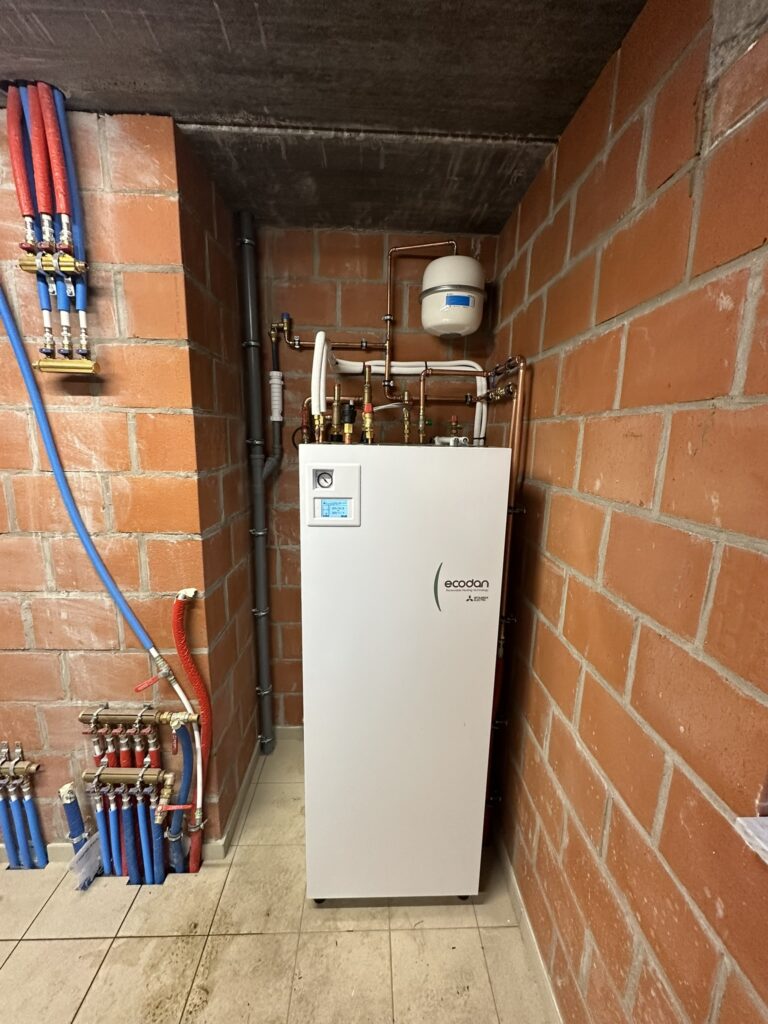 pompe à chaleur AIR-EAU ECODAN avec prodution ECS
